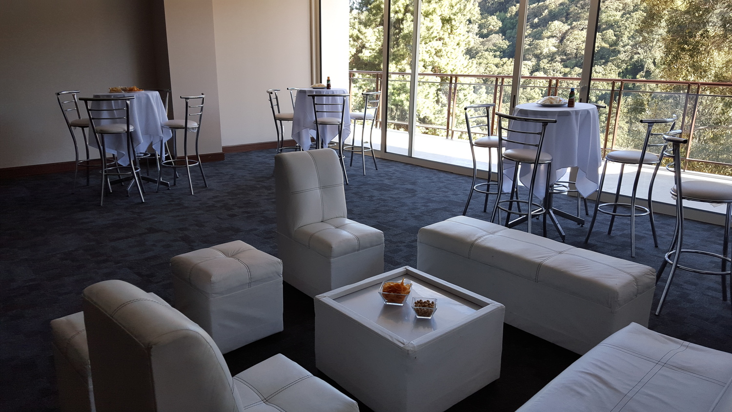 RENTA SALAS LOUNGE&nbsp;